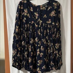 Chelsea & Theodore Navy Floral Blouse